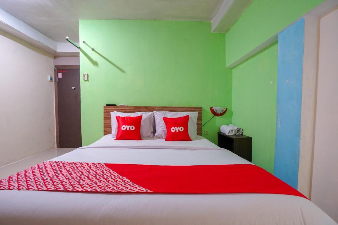 Oyo 1495 Hotel Lendosis Palembang Eksteriør billede