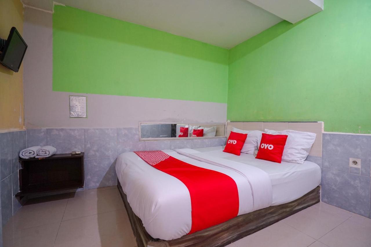 Oyo 1495 Hotel Lendosis Palembang Eksteriør billede